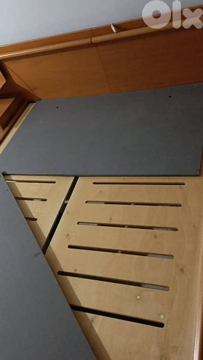 تخت مجوز وفرش فوما كومندين