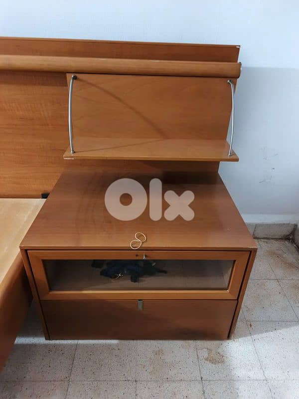 تخت مجوز وفرش فوما كومندين 1