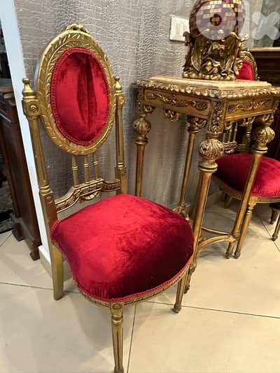 2 chairs and table auntique