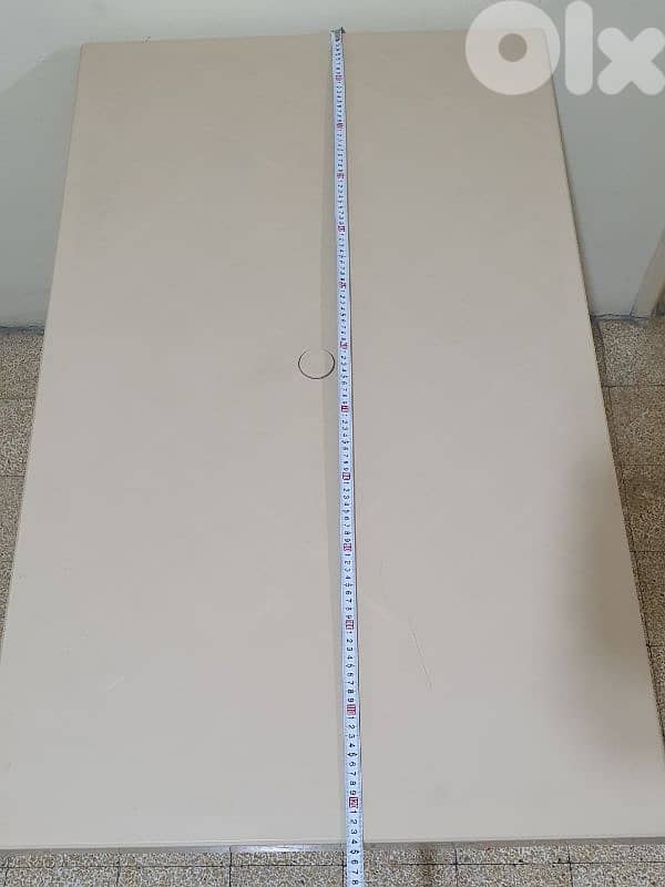 Table  Kamaplast  beige  used  like new 125 x73   22$  beirut 03723895 5