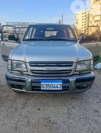 Isuzu Trooper 2001