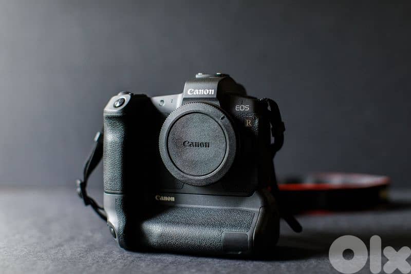 Canon EOS R with Lens Adapter and 70 200 f2.8 Tamron 2