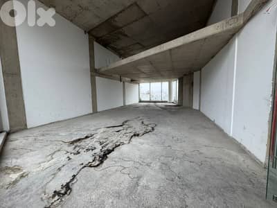 Showroom for rent in Sin El Fil - صالة عرض للإيجار في سن الفيل