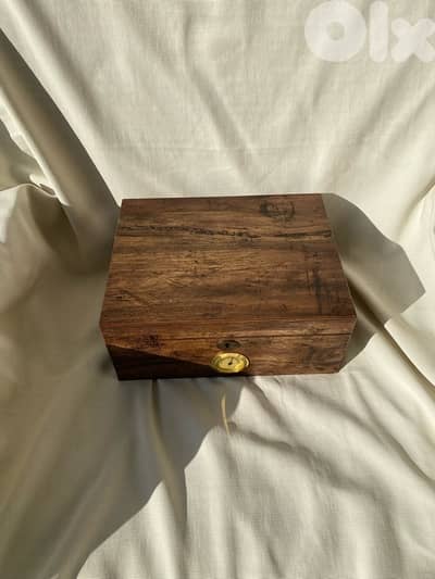 wooden cigar humidor