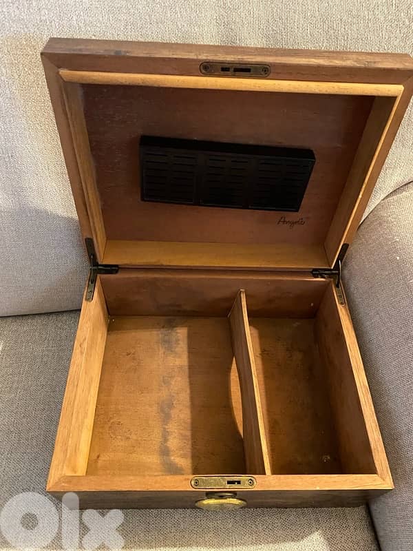 wooden cigar humidor 6