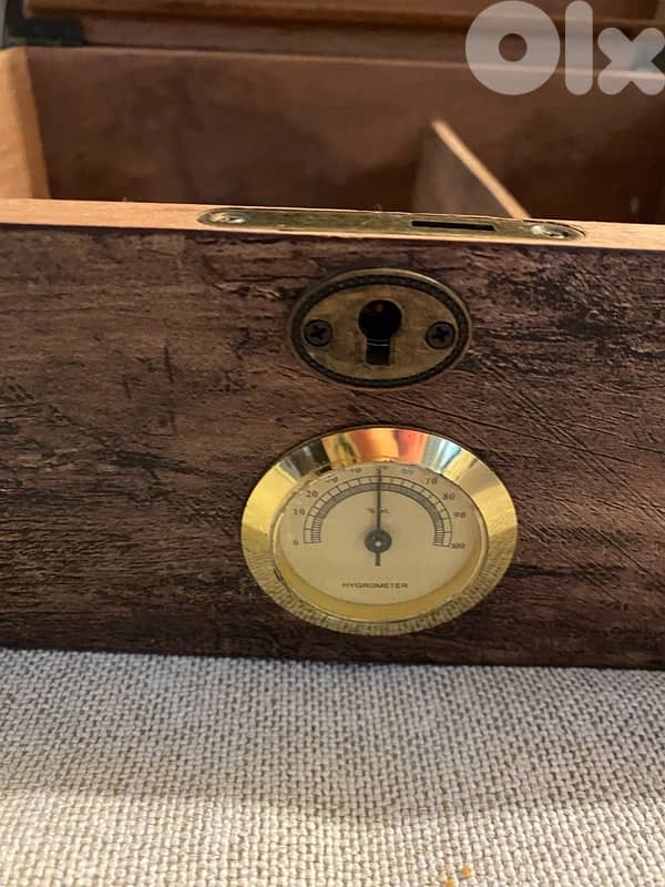wooden cigar humidor 7