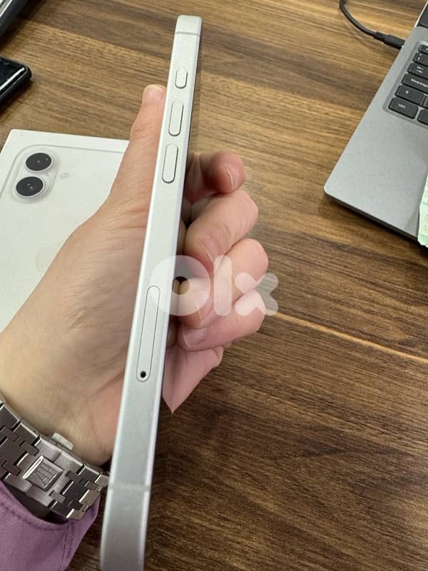 iphone 16 128 white 1