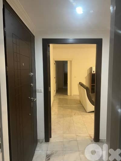 شقة مفروشة للإيجار في عين المريسة