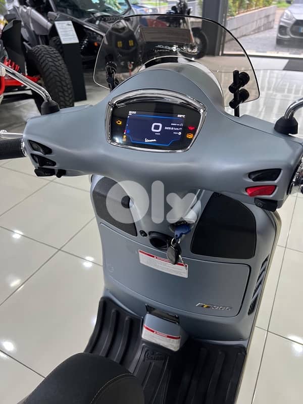 Vespa Hightech GTS 5