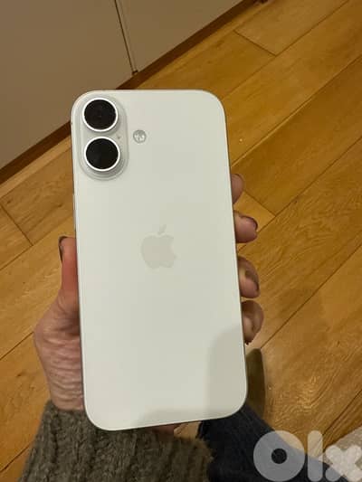 iPhone 17 White 2 weeks old