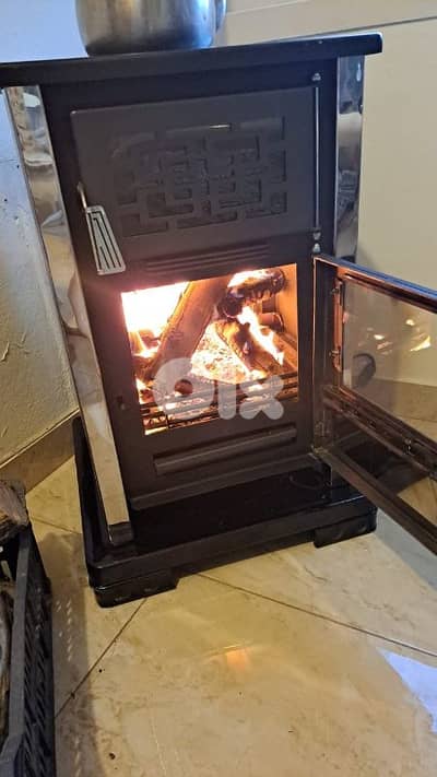 صوبيا حطب شبه جديدة مستعملة شهرين