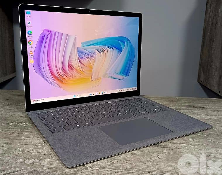 Microsoft Surface - touch 2k - gen 10 core i5 super slim 13