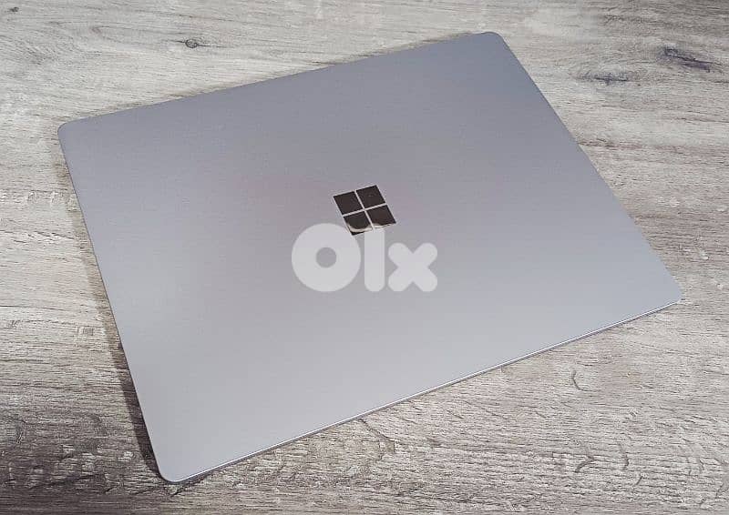 Microsoft Surface - touch 2k - gen 10 core i5 super slim 14