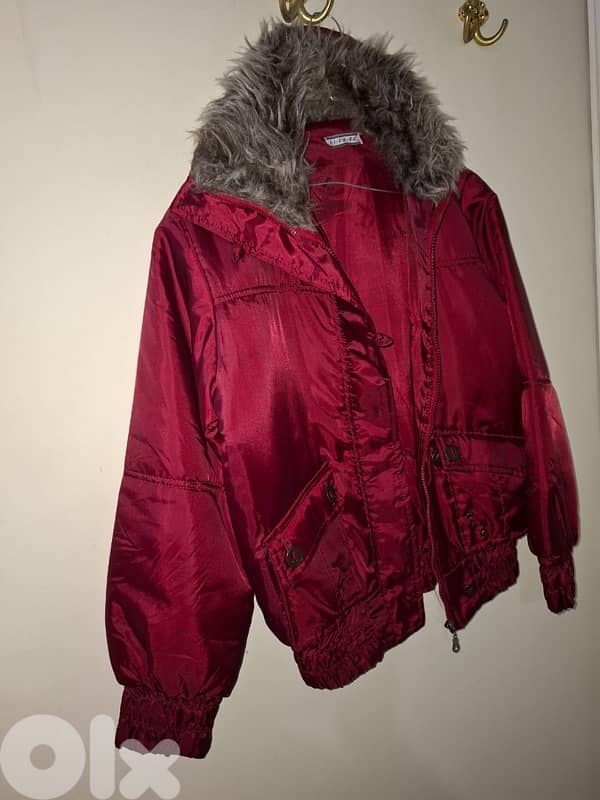 BURGUNDY bomber-style jacket with a faux fur collar 3