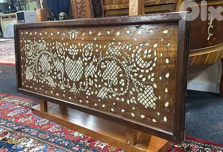 لوحة مصدفة مع لولو