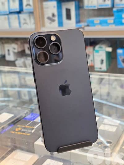 Used 15 pro max 256 gb blue  774 cycle