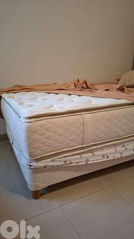 3 bedrooms for sale للبيع  غرف نوم  عدد ٢ ذات جودة  بيع كل صنف لوحده 4