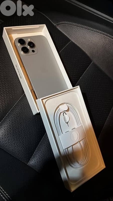 Iphone 16 Pro max - Like new 5