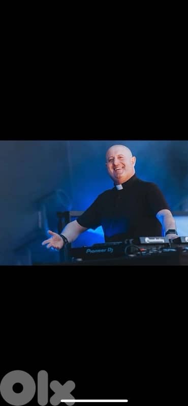 2 tickets for Padre Guilherme