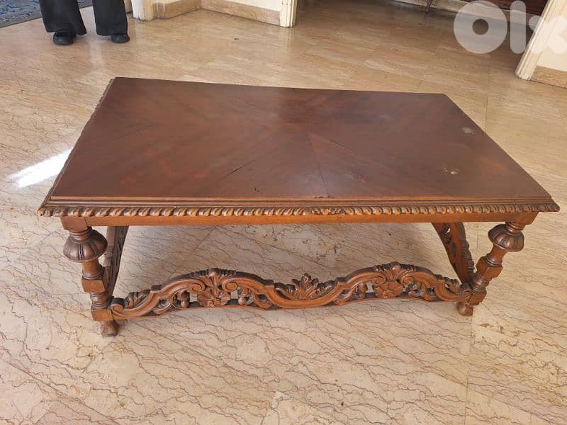 طاولة صالون وسط انتيك مميزة حفر يدوي رائع جدا 1