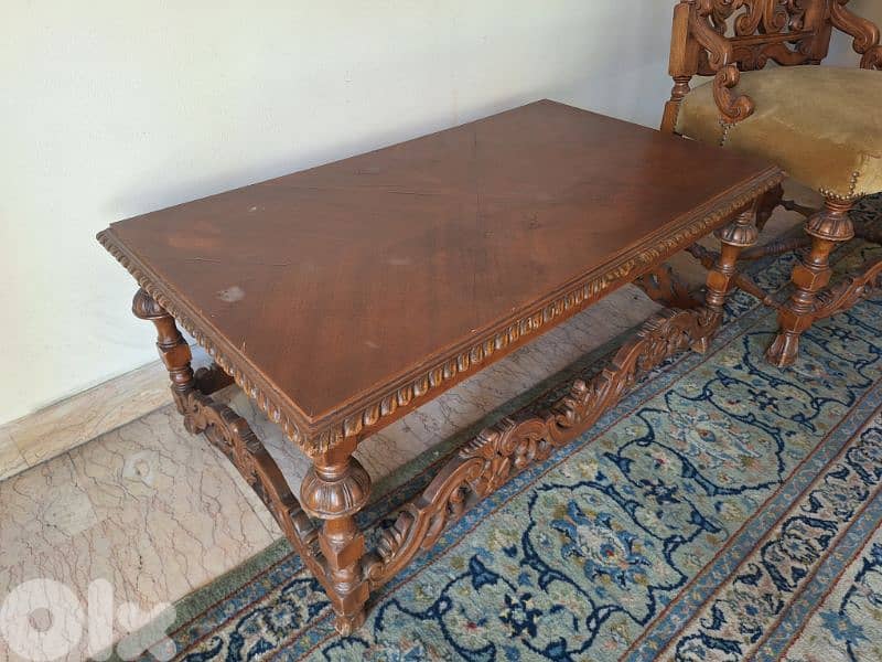 طاولة صالون وسط انتيك مميزة حفر يدوي رائع جدا 2