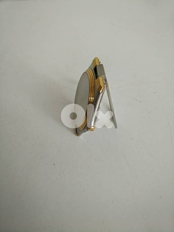 Old desk watch Christian Dior - Not Negotiable 2