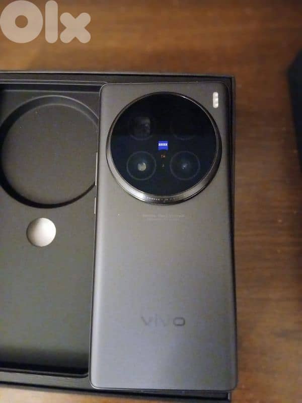 Vivo x100 ultra 1