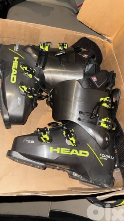 ski shoes and jacket for sale