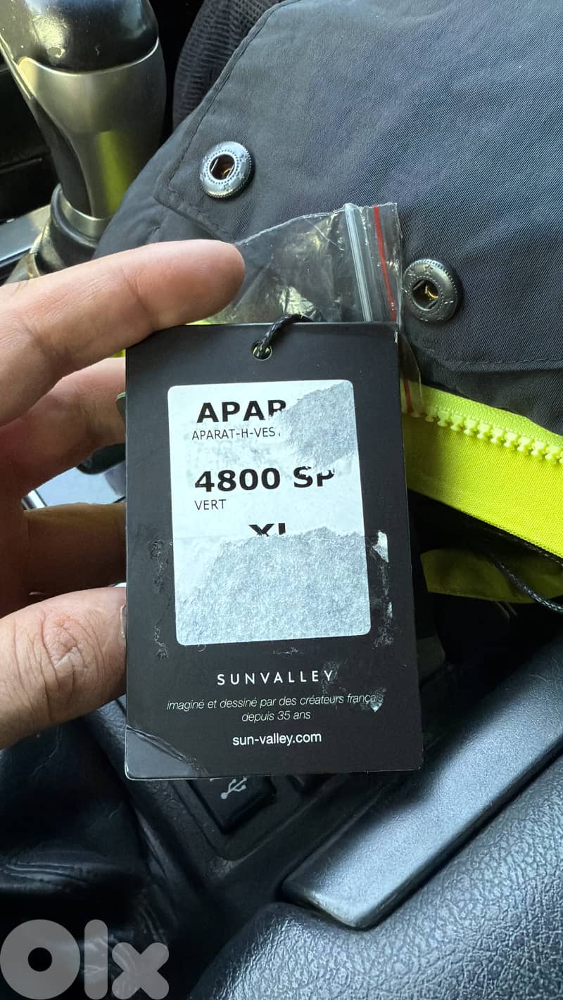 ski shoes and jacket for sale 4