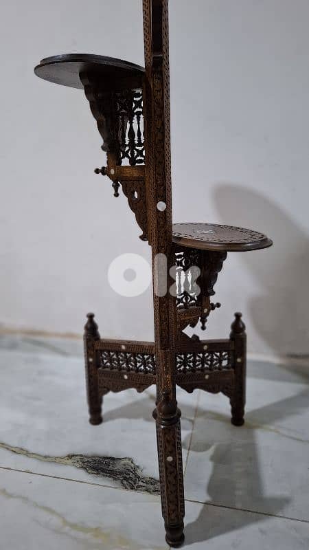 عامود الأرابيسك الفاخر؛ تحفة فنية مرصّعة بالصدف الطبيعي 2