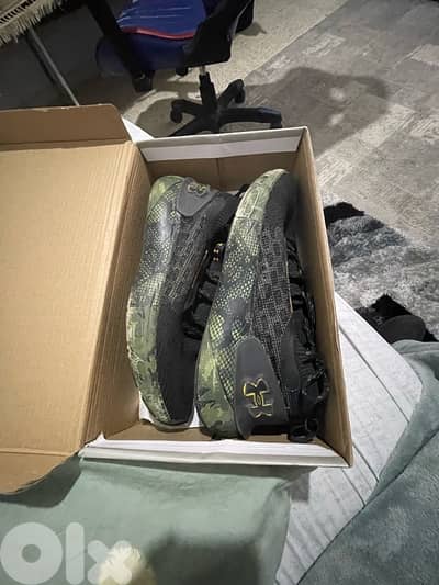 under armor shoes for more information call 76468002 only