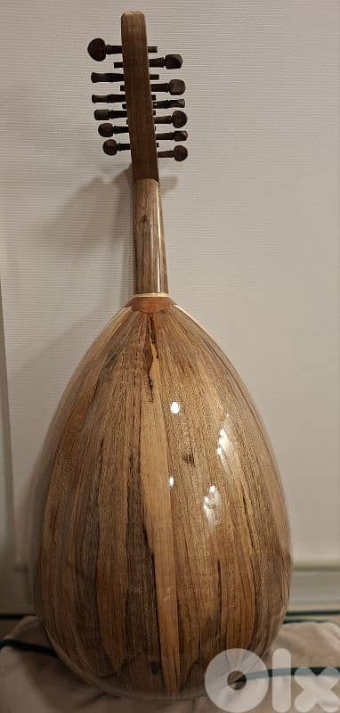 oud of fine wood عود من خشب الجوز صناعة سورية 2