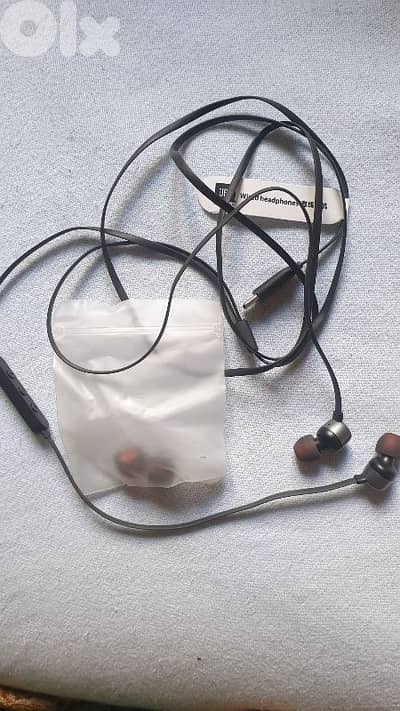 JBL EARPHONES amazing listening experience