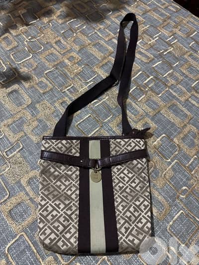 Tommy Hilfigher Bag (100% authentic)