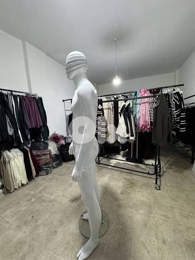 men mannequins 160$