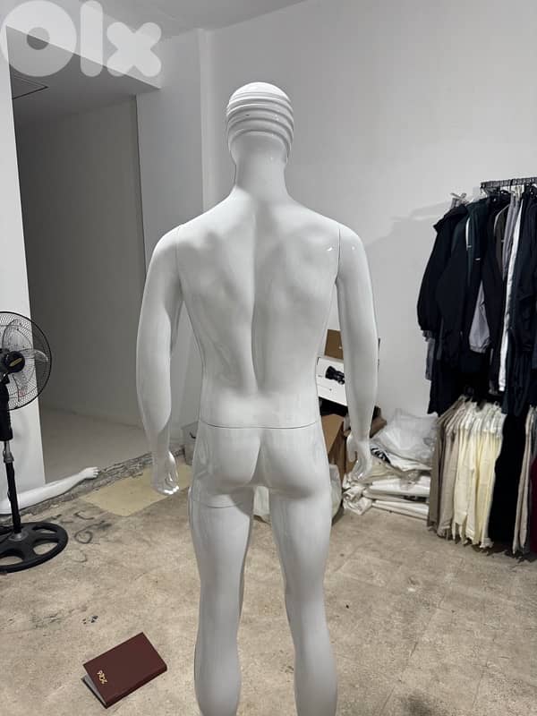 men mannequins 160$ 2