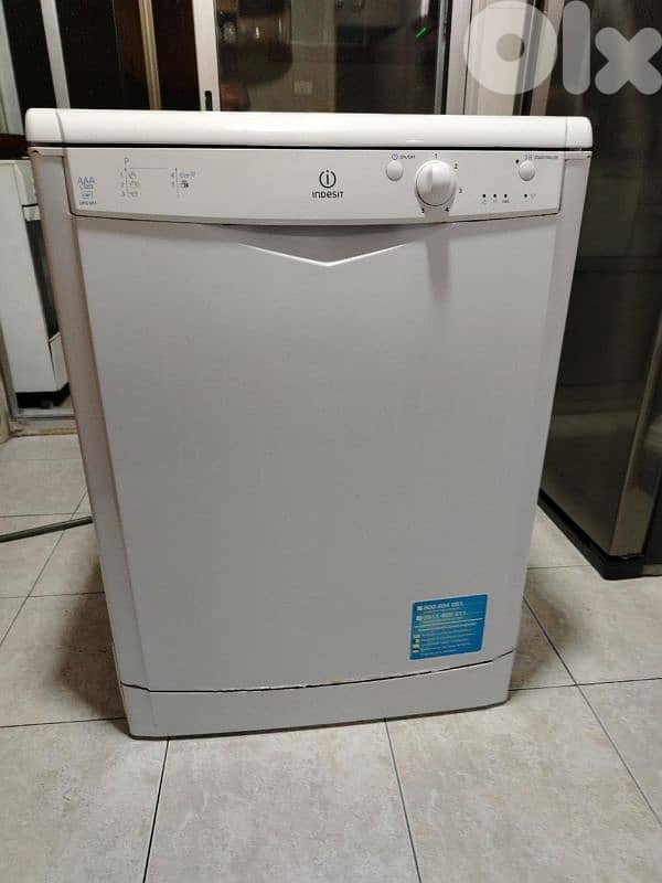 Indesit Italian dish washer 1