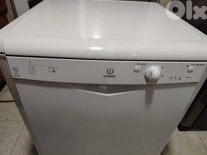 Indesit Italian dish washer 2