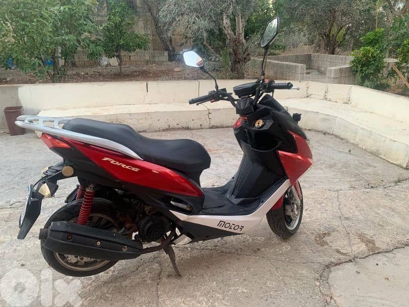 MOTORCYCLE: G FORCE 6