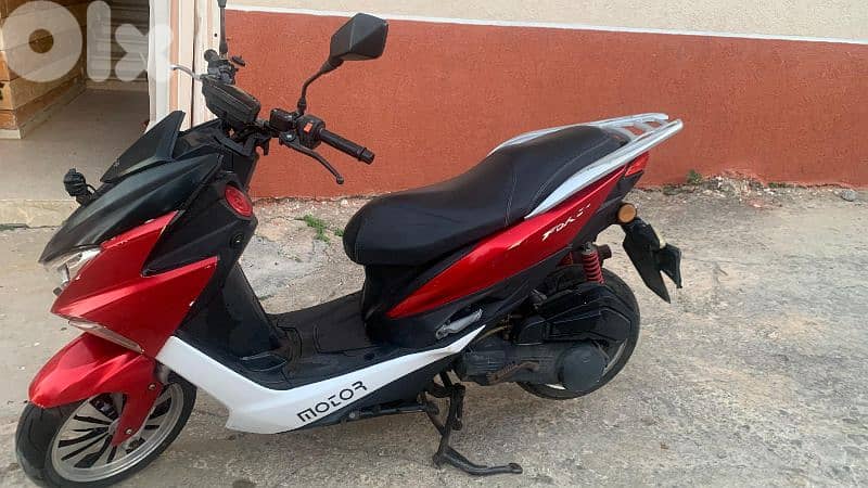 MOTORCYCLE: G FORCE 8