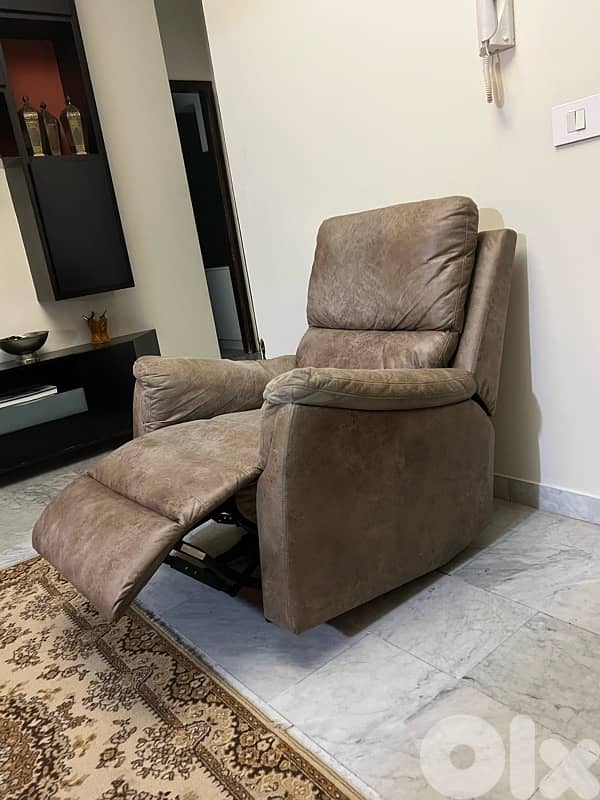 Leather recliner chair 1