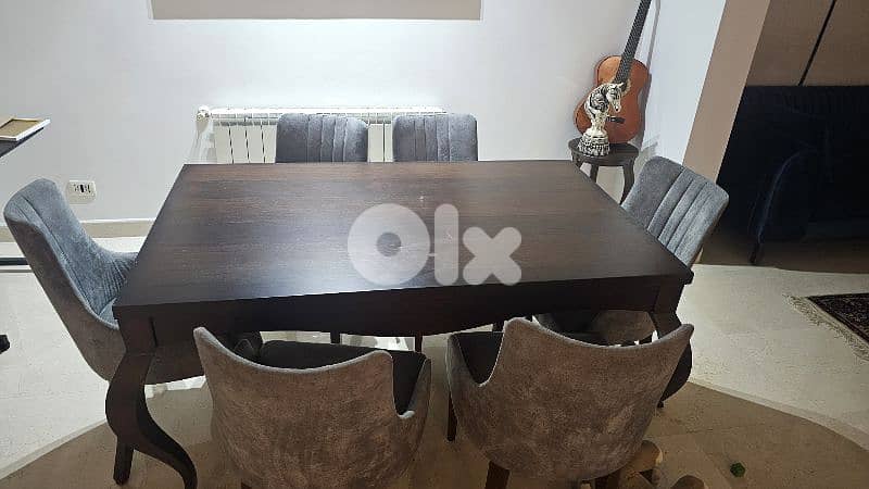 dining room طاولة سفره  مع ٦ كراسي 2