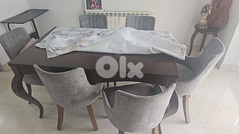 dining room طاولة سفره  مع ٦ كراسي 3