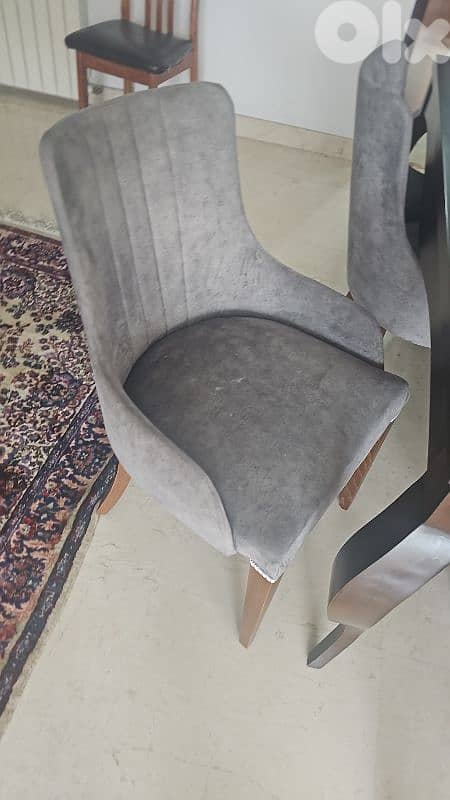 dining room طاولة سفره  مع ٦ كراسي 4