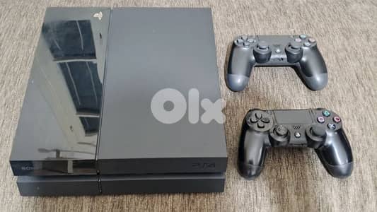 PS4 512 GB with 8 Games for sale.