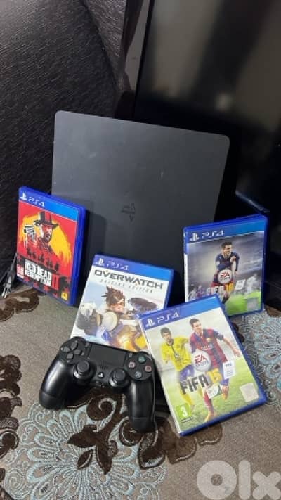 playsation4 slim super clean plsease talk to me in this number71493121