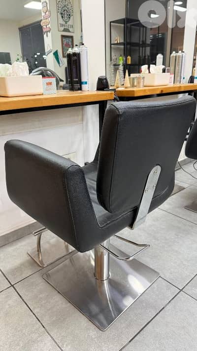 كراسي لصالون نسائي مستعملين