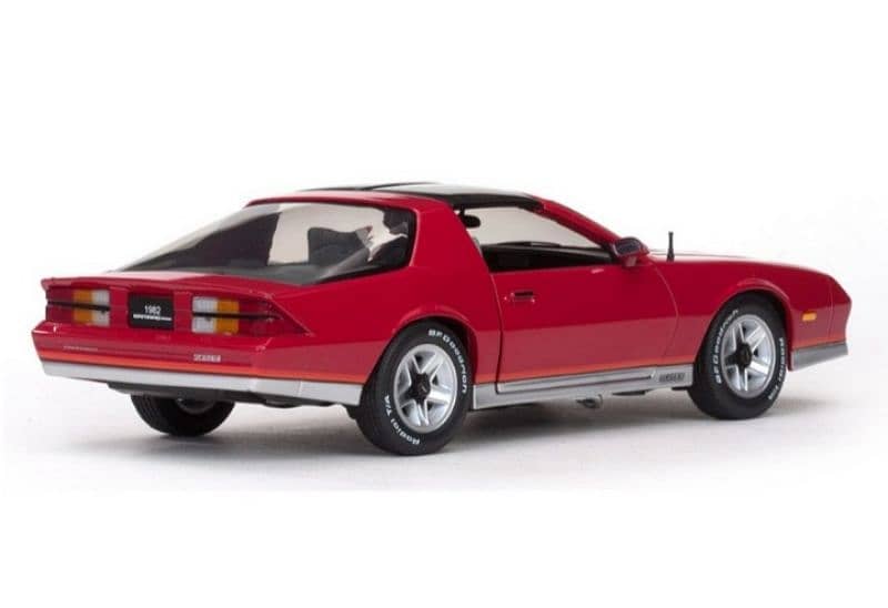 1982 Chevrolet Camaro Z28 diecast car model 1;18. 2