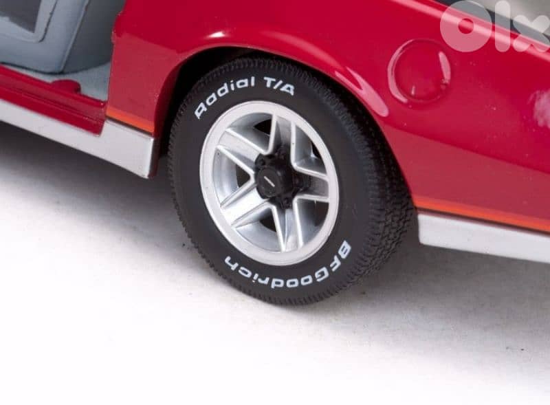 1982 Chevrolet Camaro Z28 diecast car model 1;18. 4