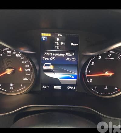 Clean Carfax- Auto park assist- 360 camera - No accidents and paint